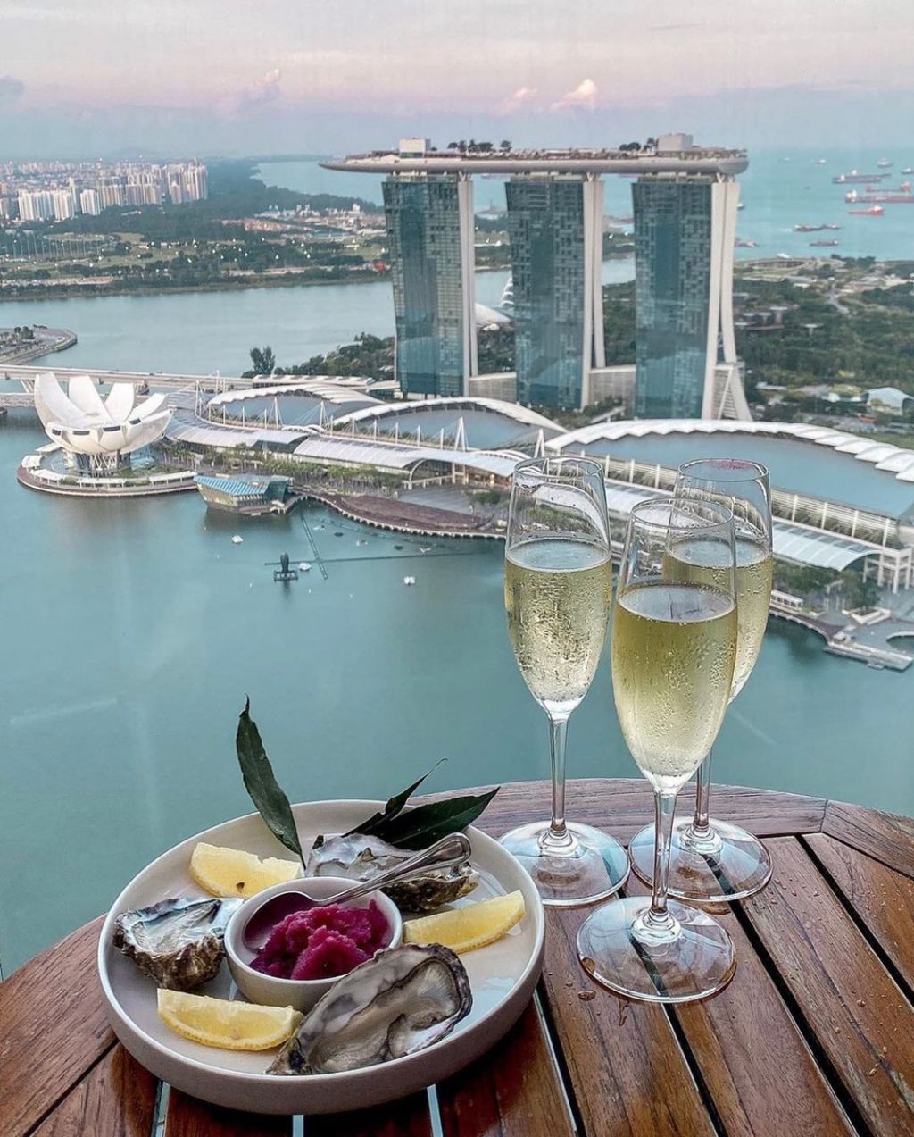 新加坡浪漫高空餐厅合集 情侣约会首选、俯瞰人间烟火，在百米上空大声说爱你 ️ - 🇸🇬新加坡省钱皇后-皇后情报局
