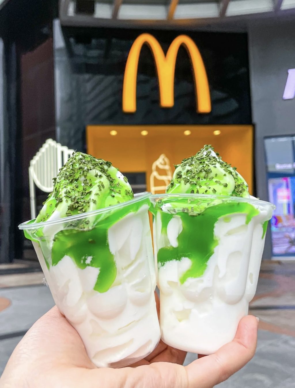 吃冰就去麦当劳！韩国麦当劳今年夏天推出的5种冷饮，每种都值得吃|麦当劳|甜筒|巧克力_新浪新闻