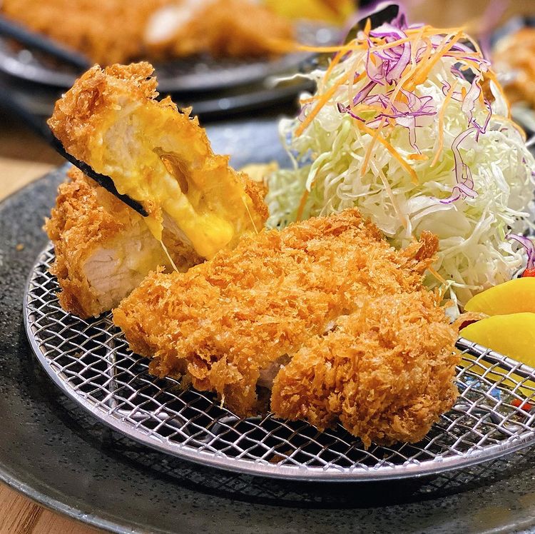 onkei喜豚日式炸猪排现已开设第二家分店金黄酥脆软嫩多汁芝士内馅好